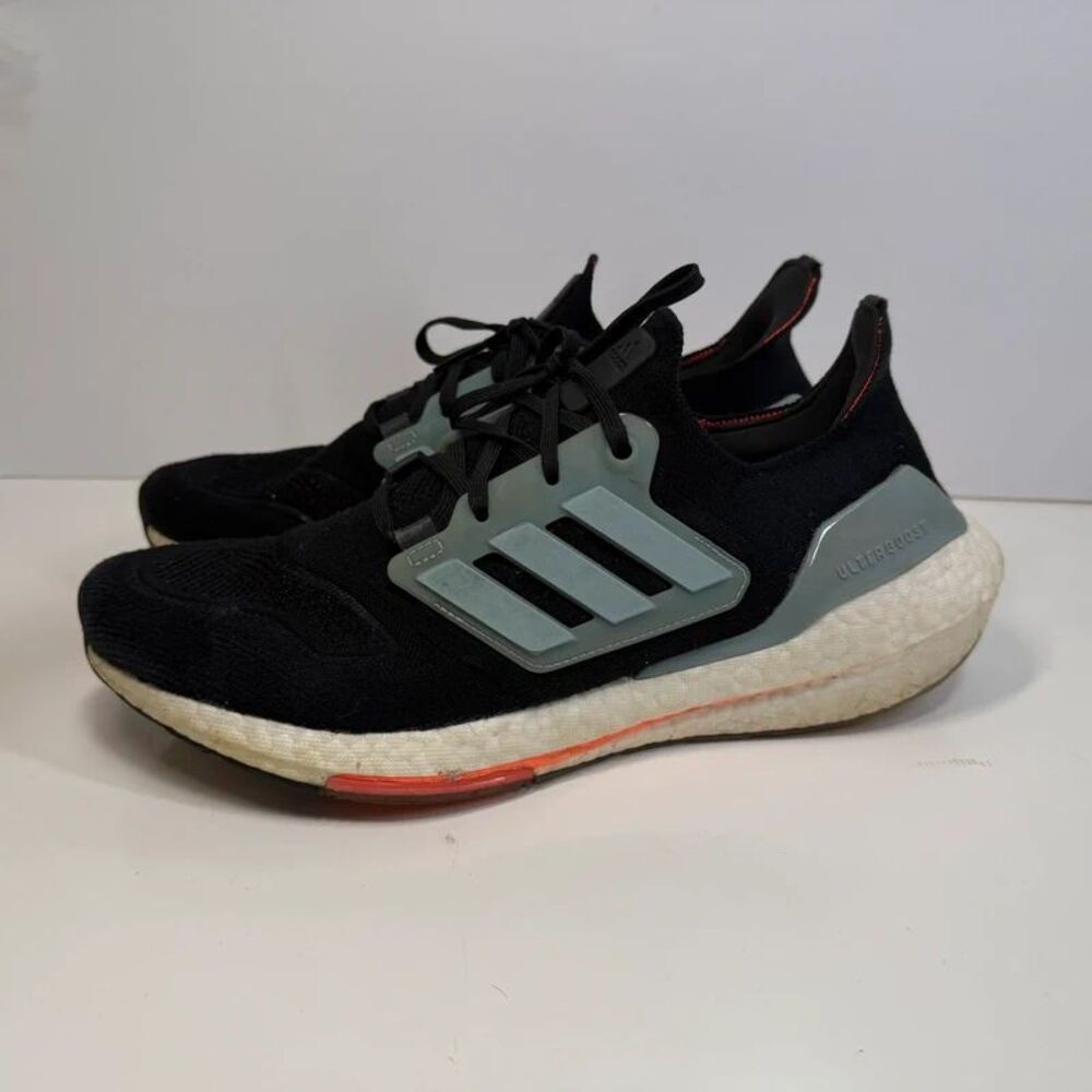 Adidas ultra boost 22 men’s size 10.5
